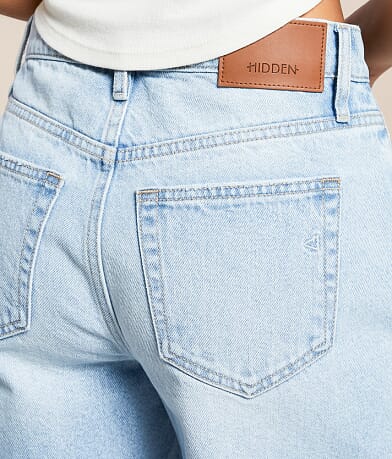 HIDDEN Logan Dad Short back pocket view