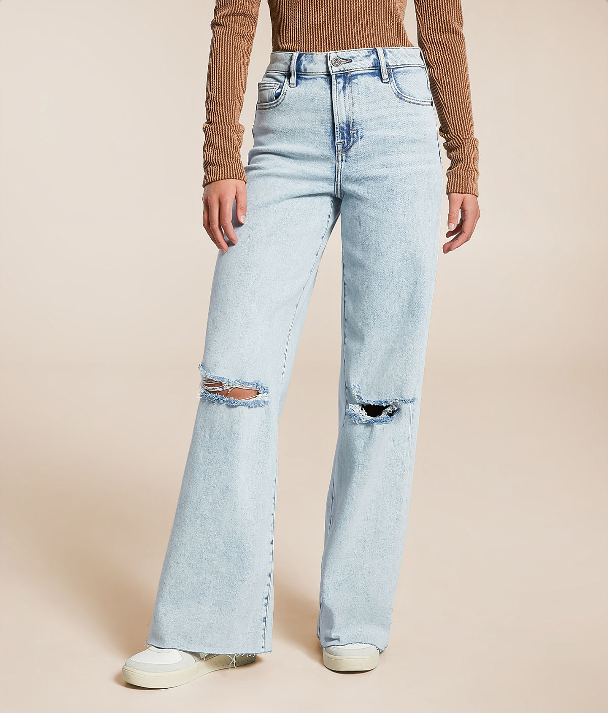 HIDDEN Nori Wide Leg Stretch Jean — Light by Buckle