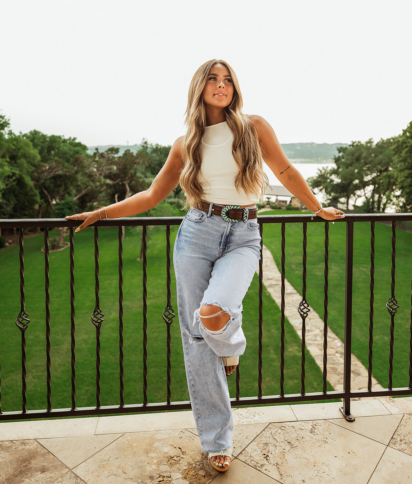 【DISCERNMENT】Logan Non-Fade Denim Capri Pants Logan Hidden Jeans - Unforgettable – Wild Oak Boutique