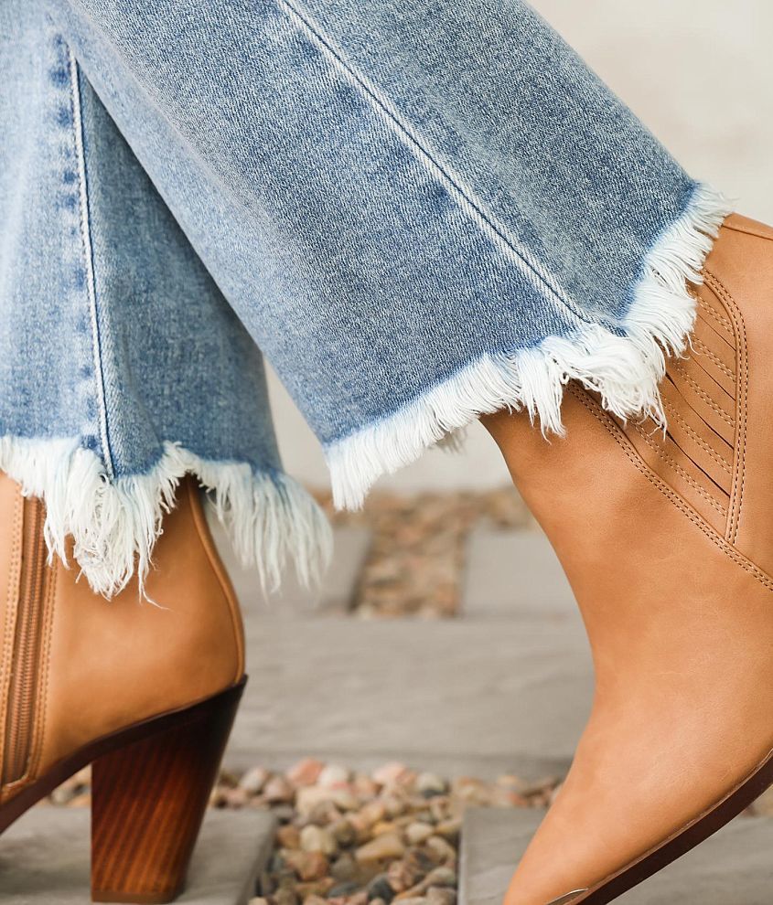 Happi Cropped Flare Stretch Jean