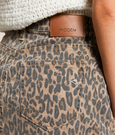 HIDDEN Peyton Cheetah Denim Skirt back pocket view