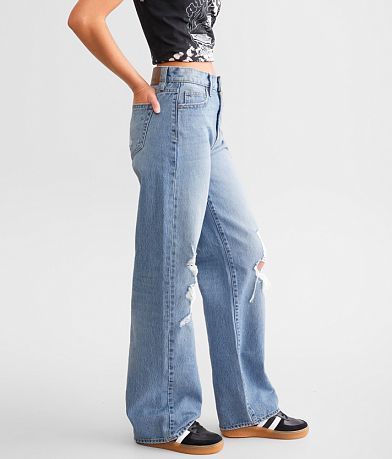 HIDDEN Logan Dad Jean FULL_RIGHT_SIDE