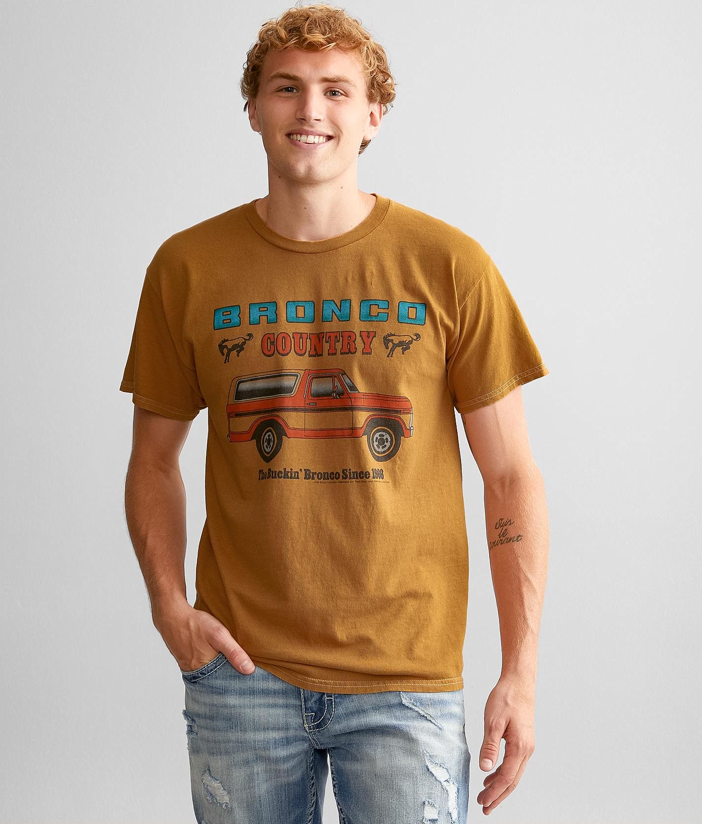 Men's Relaxed Ford Bronco Graphic Tee, Men's Tops