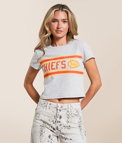 Junkfood Kansas City Chiefs Sideline Baby Cropped T-Shirt front view