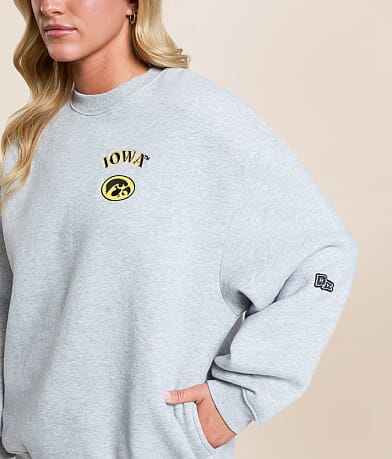 Iowa Hawkeyes Oversized Pullover thumbnail 4