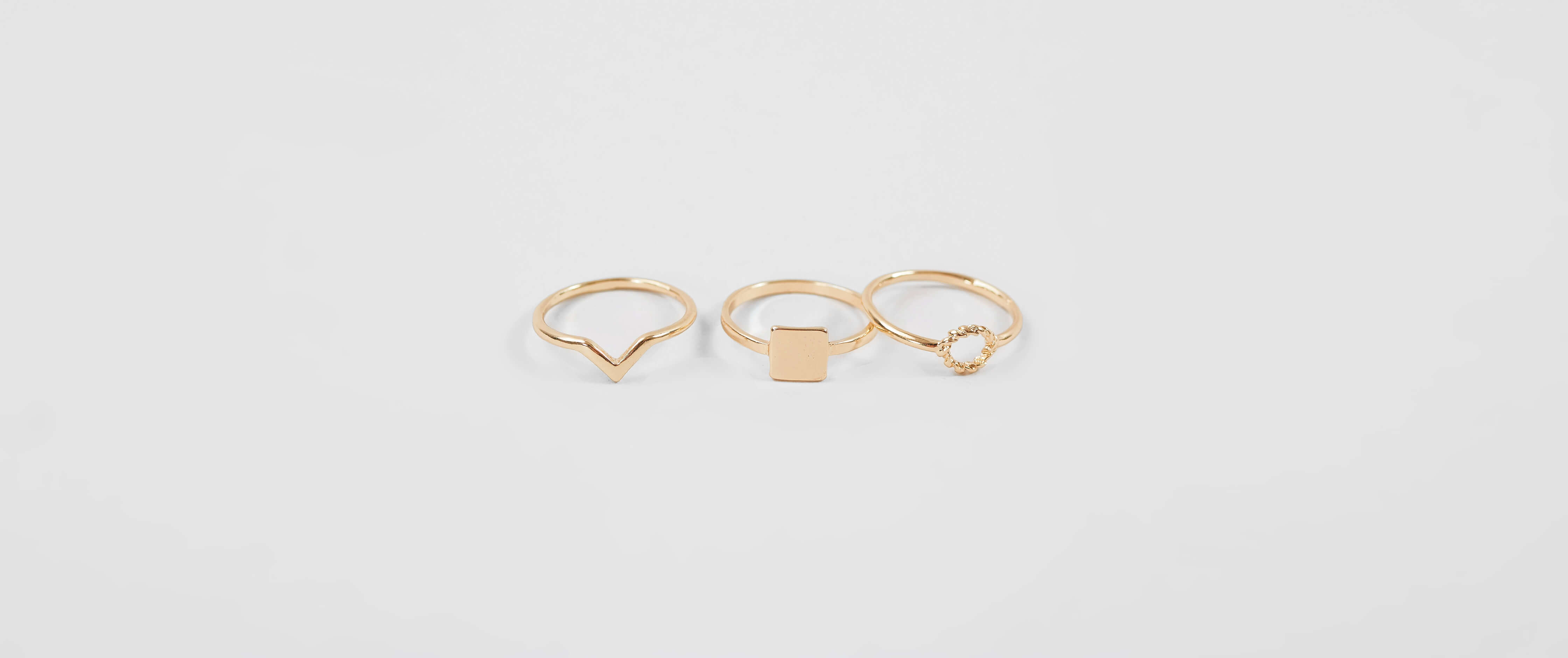 BKE Geometric Ring Set Women's Jewelry in Gold Buckle
