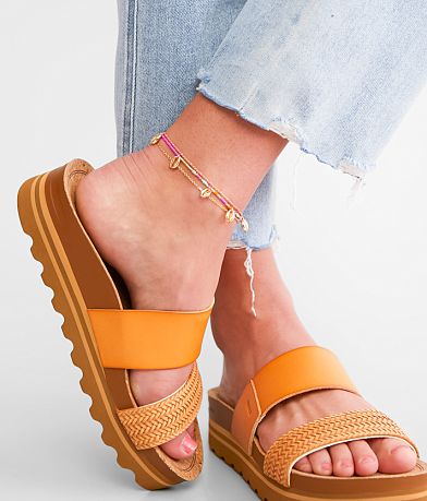 boutique by BKE 3 Pack Shell Ankle Bracelet Set front view