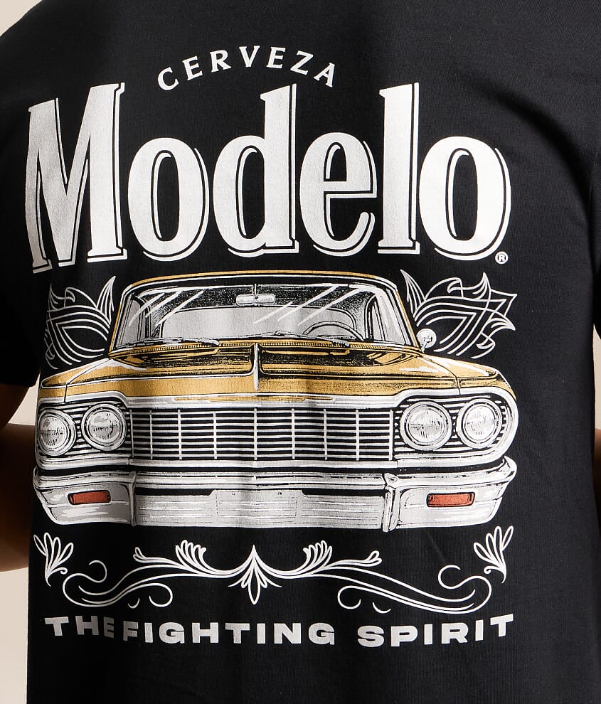 Modelo Gold Impala T-Shirt
