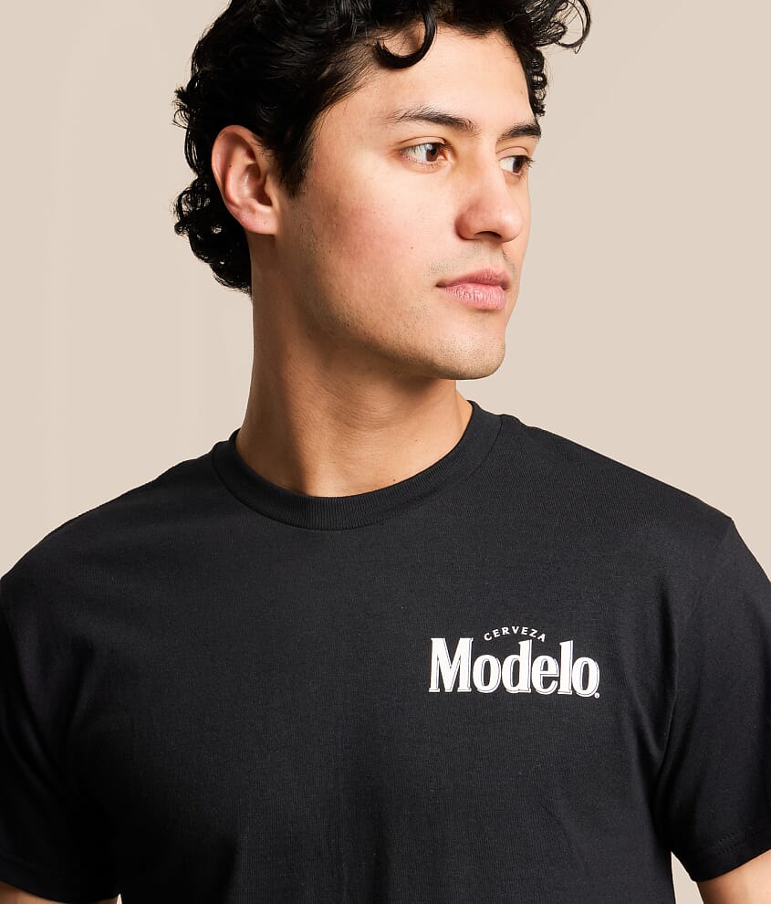 Modelo Gold Impala T-Shirt