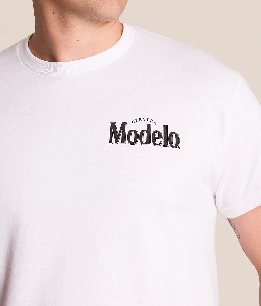 Modelo Cow Skull T-Shirt
