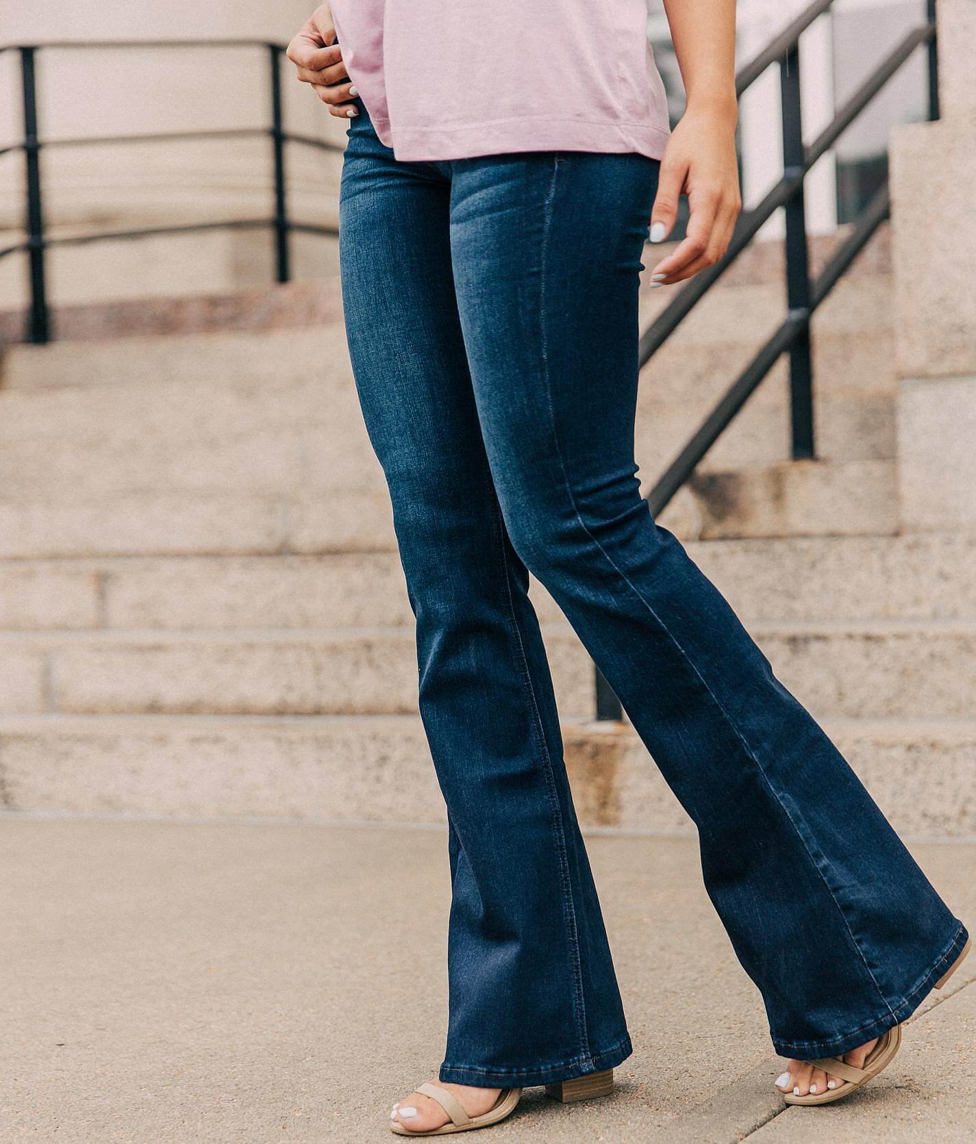 plus size denim and white outfits