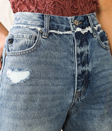 KanCan 90s Boyfriend Jean misc detail 2 view