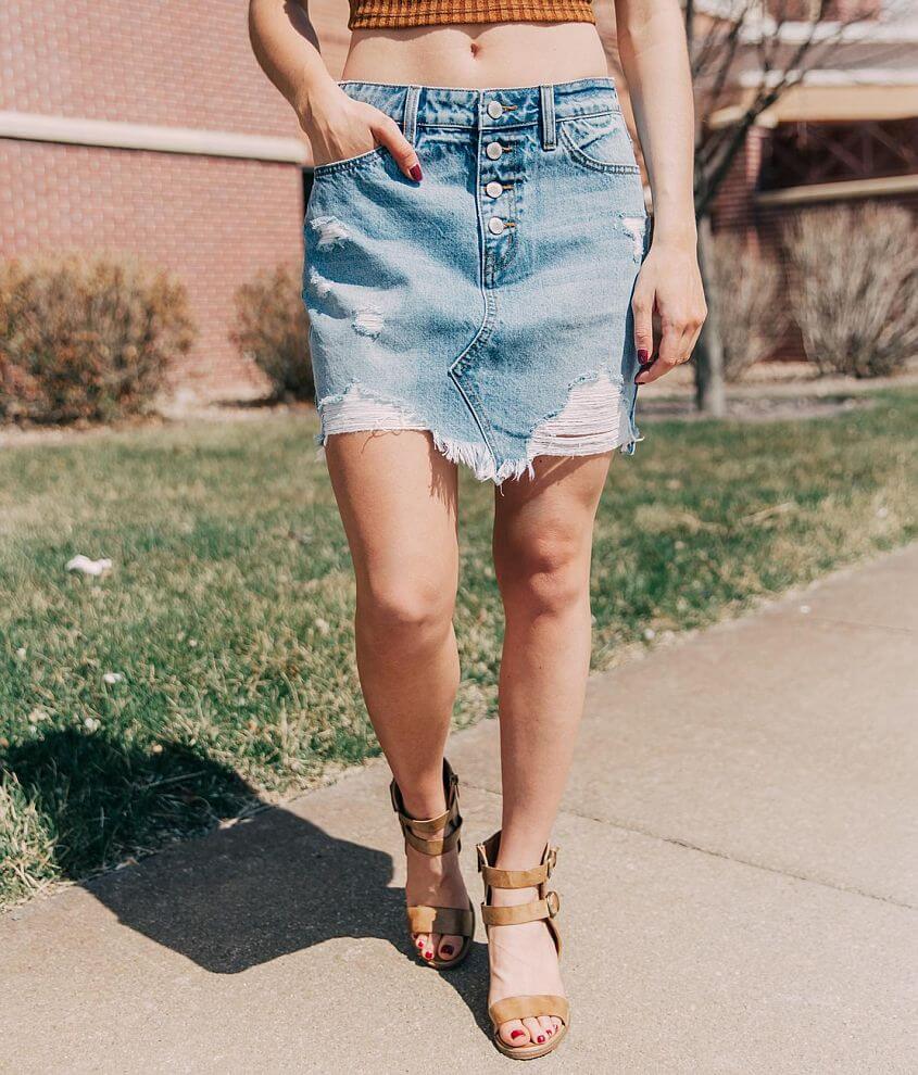 Ripped Denim Mini Skirt Outfit