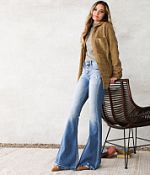 KanCan Signature Mid-Rise Super Flare Stretch Jean - Women's