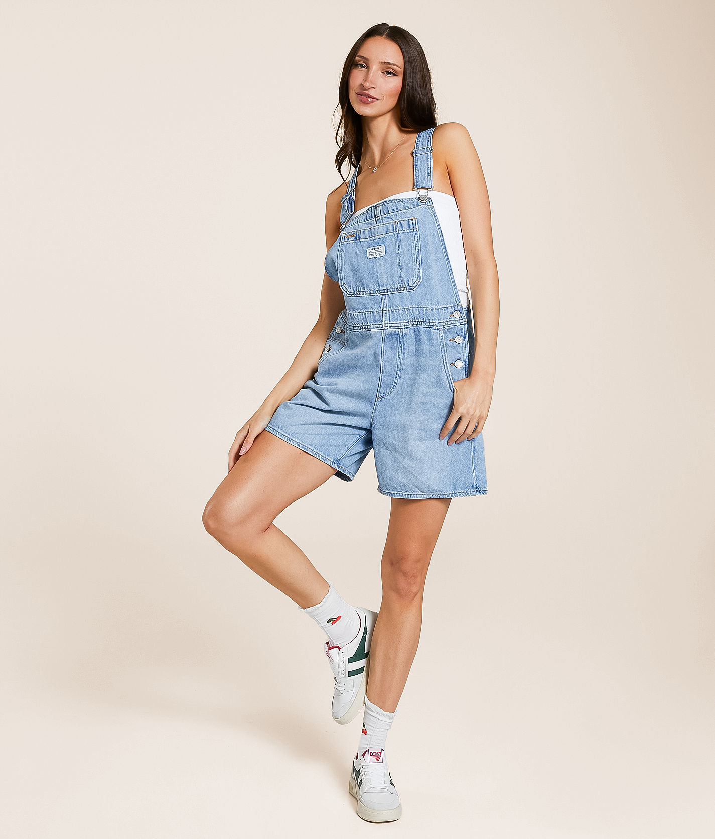 【Levi's】 Utility ショート デニムオーバーオール Utility Shortalls - Black | Levi's® US