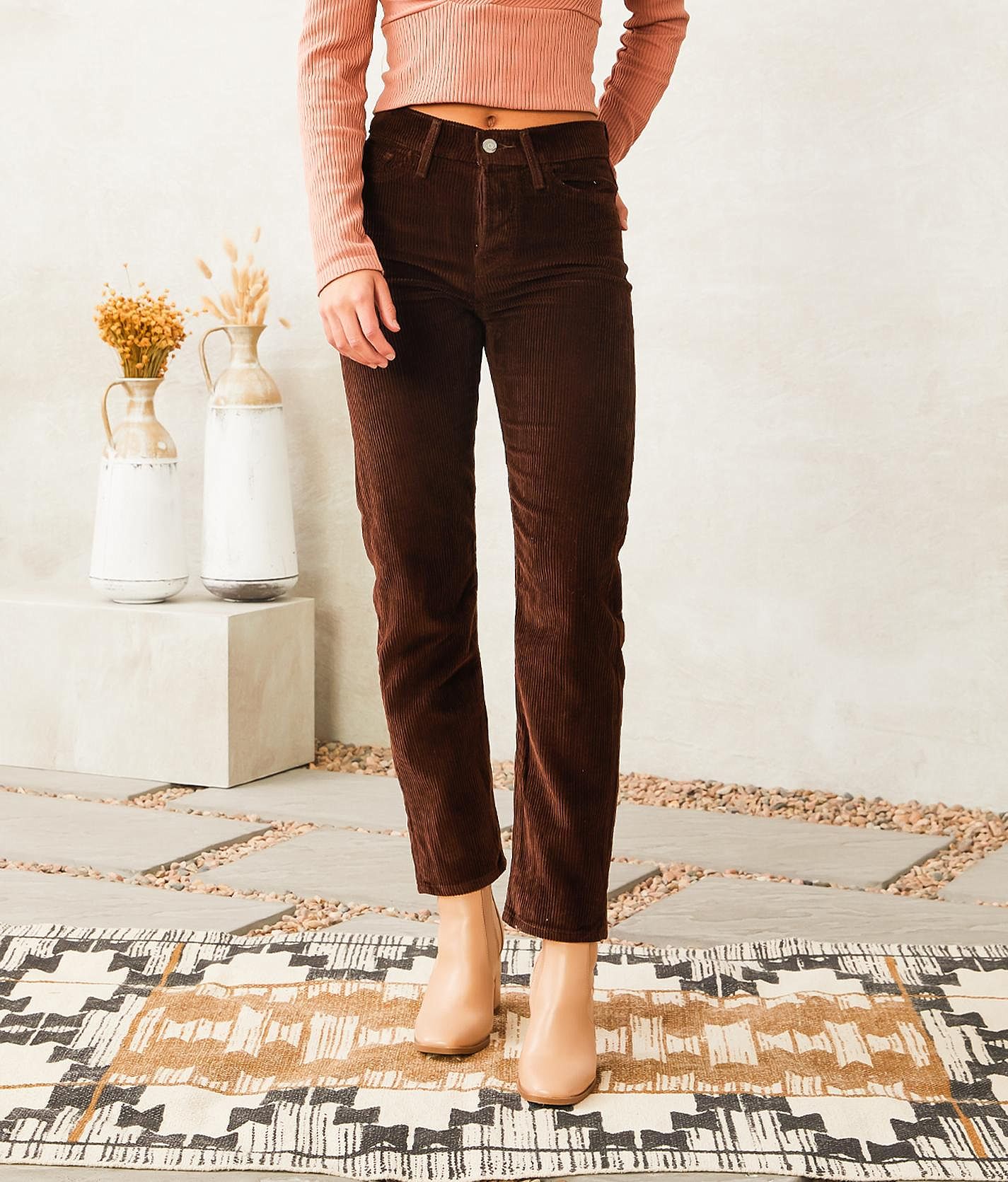 Introducir 31+ imagen levi’s wedgie straight corduroy pants