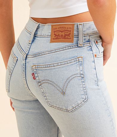 Levi&apos;s&#174; Wedgie Straight Stretch Jean back pocket view