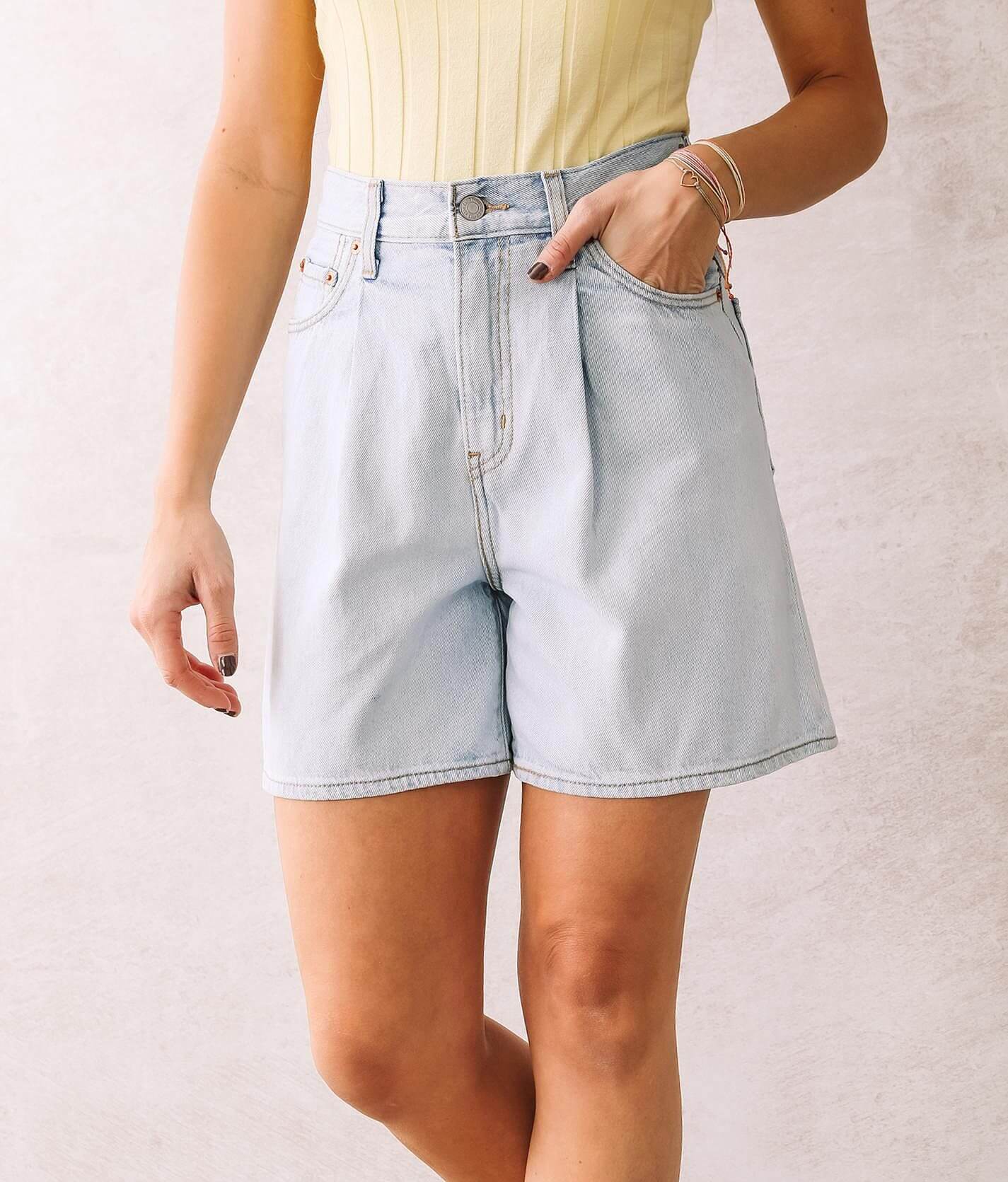 Levi's® Pleated Ribcage Short - Women's Shorts in Friendly Reminder | Buckle