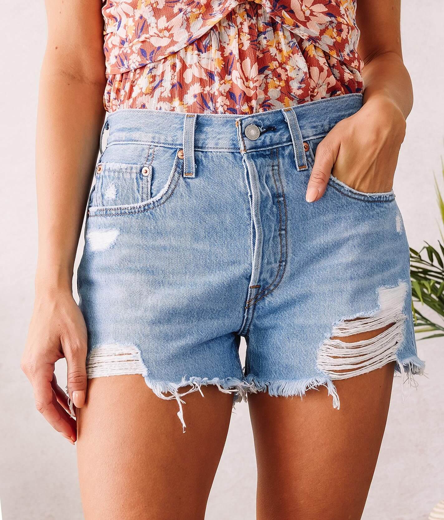 Levi's® 501® Original Short - Women's Shorts in Sansome Straggler