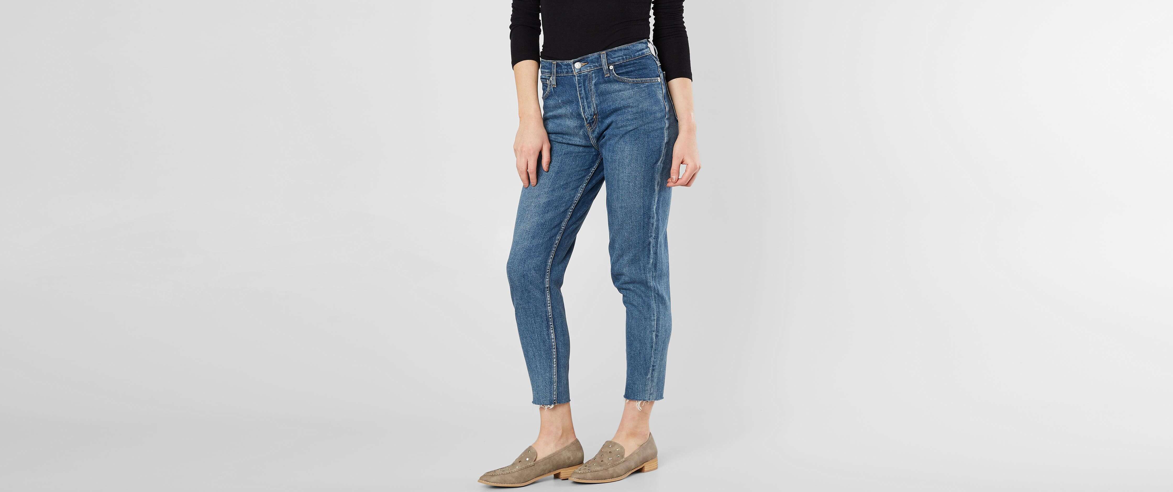 tapered mom jeans