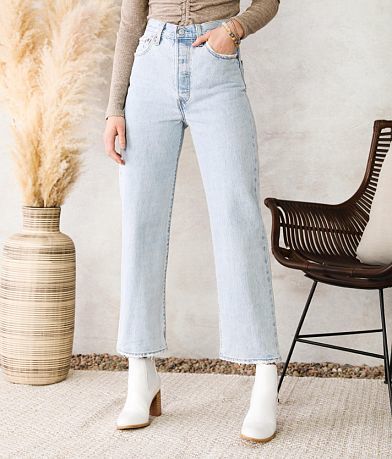 Levi's® Ribcage Straight Ankle Jean front view