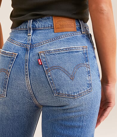 Levi&apos;s&#174; Ribcage Straight Stretch Jean back pocket view
