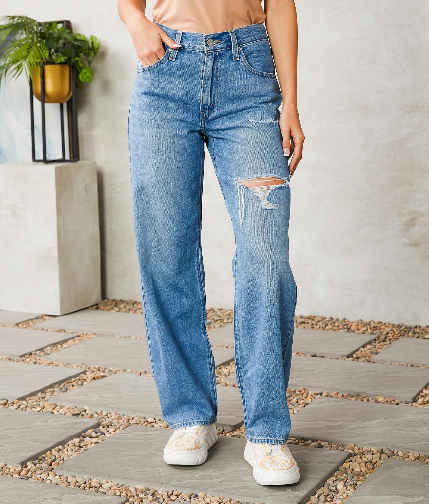 Levi's® Baggy Dad Jeans in The Middle with Damage 25 30 at