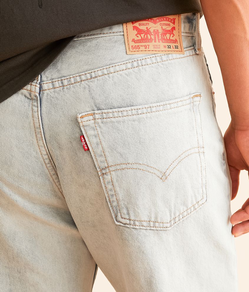 565 97 Loose Straight Jean