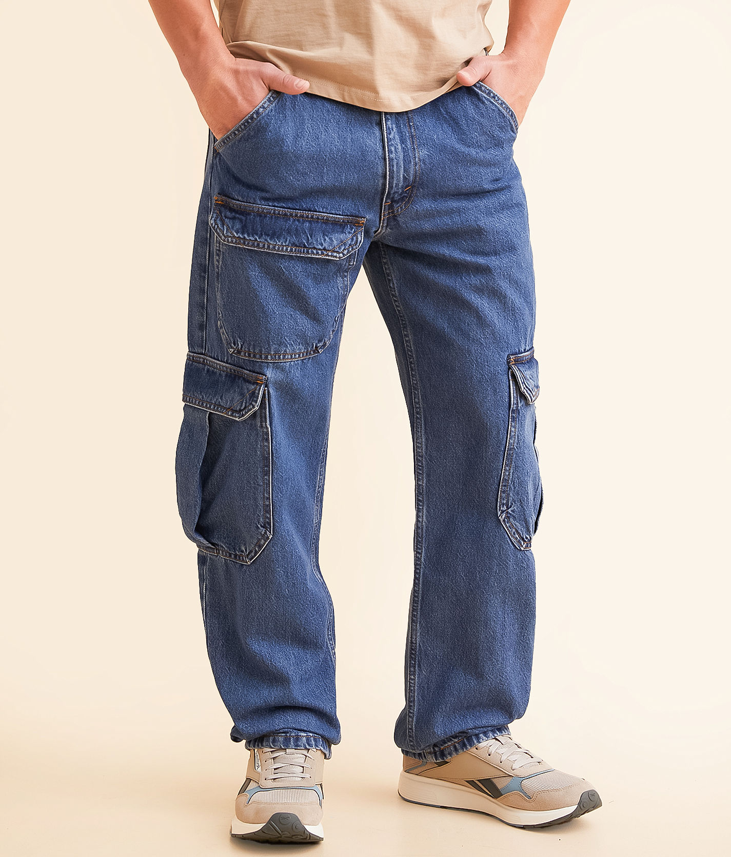 A7368-0006 LEVI STRAUSS & CO. カーゴ ブラック STAY LOOSE カーゴ ブラック – リーバイス®公式オンラインストア