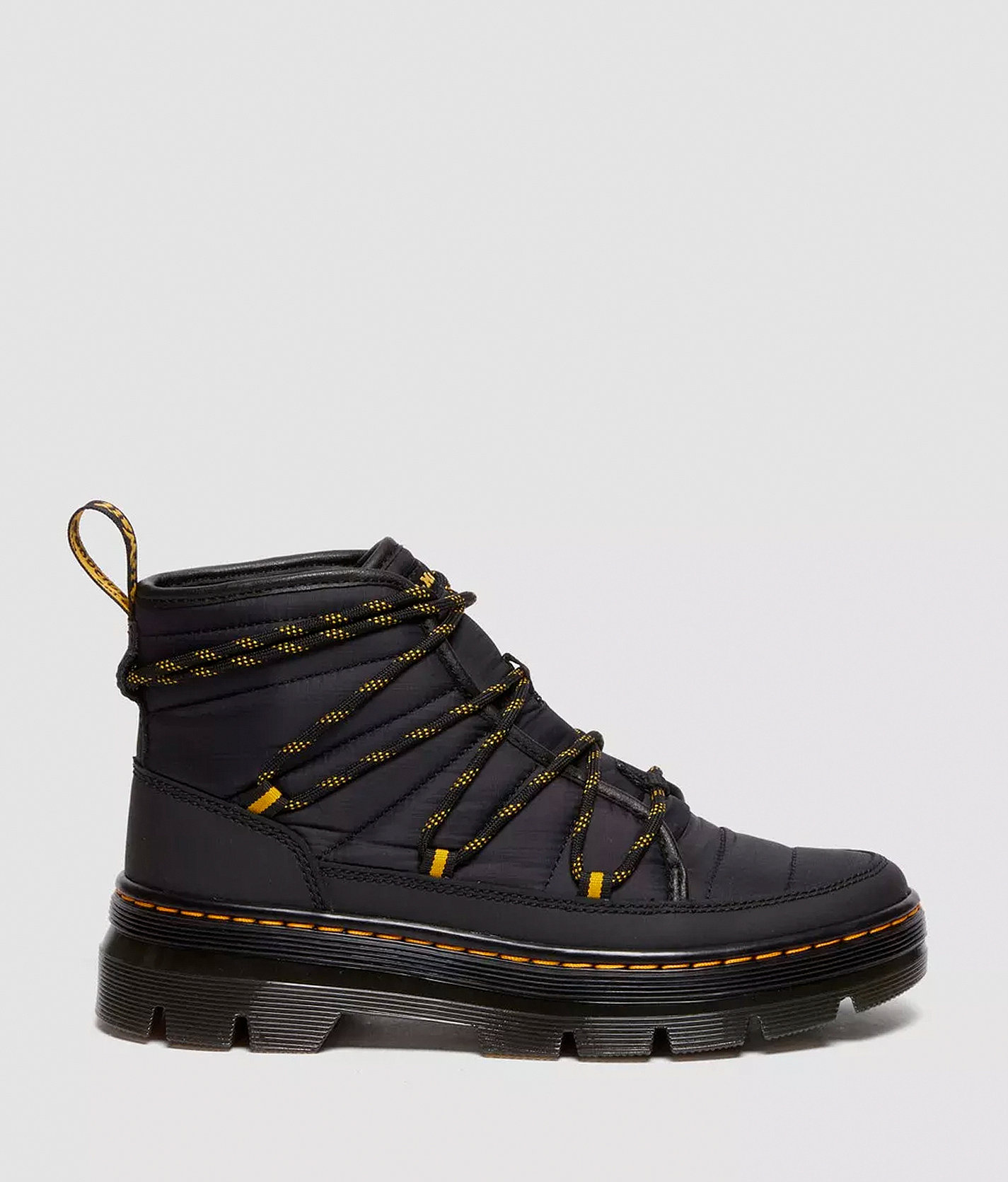 Dr. Martens Combs Leather Anfibi Unisex – Pelle Resistente, Suola Robusta, Chiusura Con Lacci