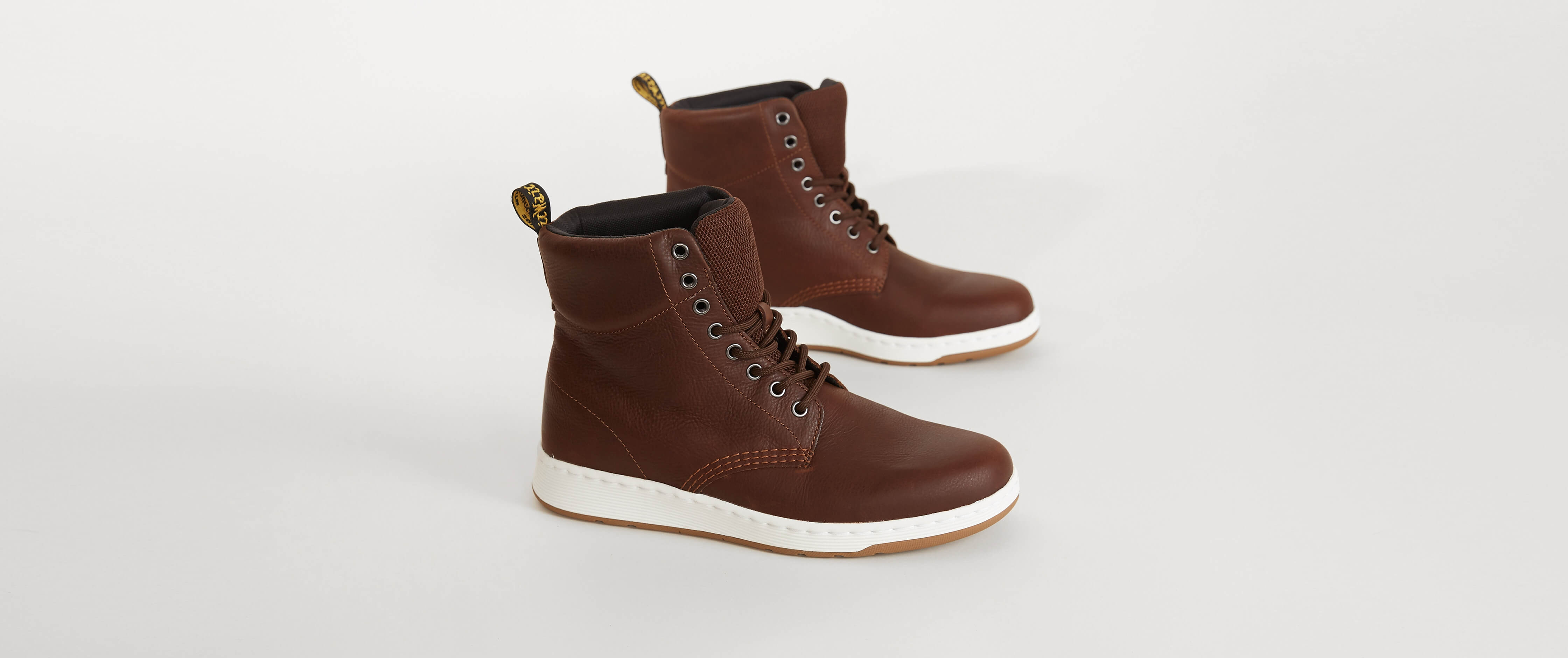 dr marten rigal boots