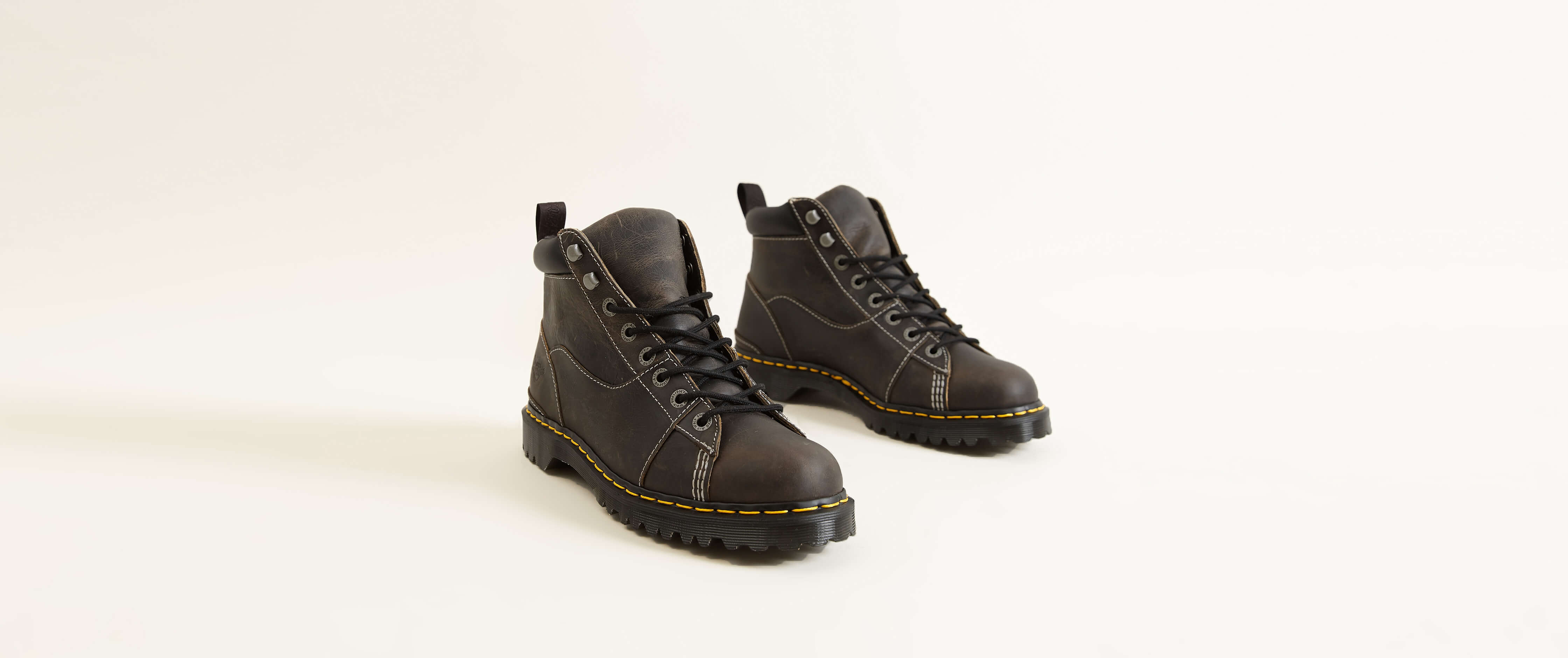 dr martens alderton black