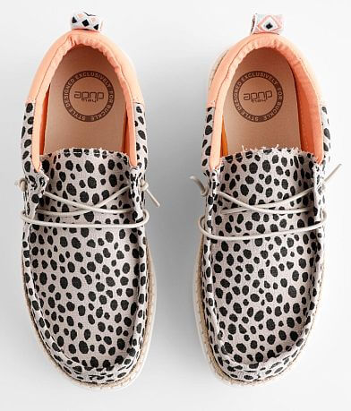 HEYDUDE Hey Dude Wally Cheetah Shoe misc detail 3 view