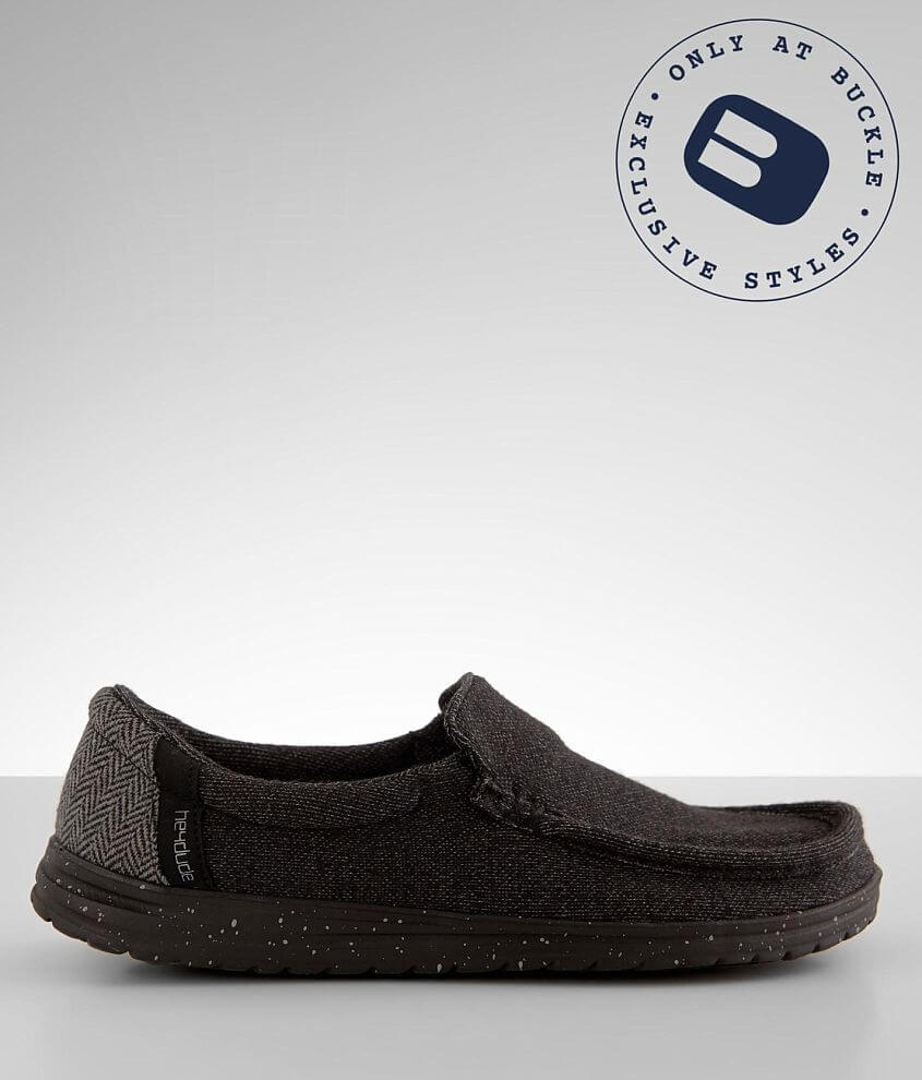 places that sell hey dude shoes near me