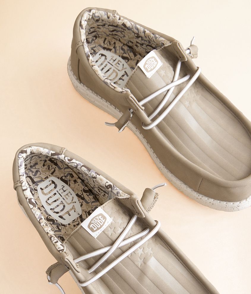 Wally Embossed Flag Shoe