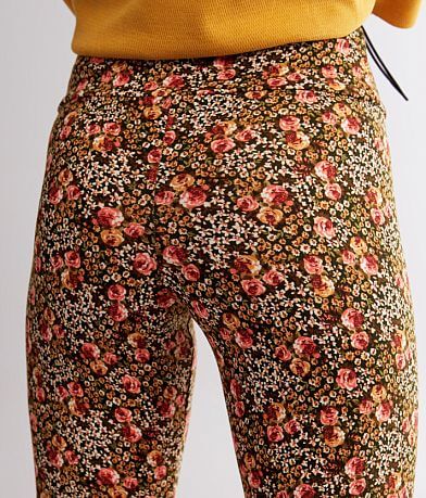 BKE core Brushed Knit Floral Biker Short back pocket view
