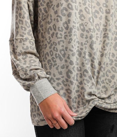 BKE Leopard Print Pullover MISC_DETAIL_1