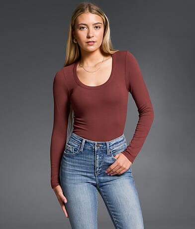 Buckle Black Zoey Ribbed Top front view
