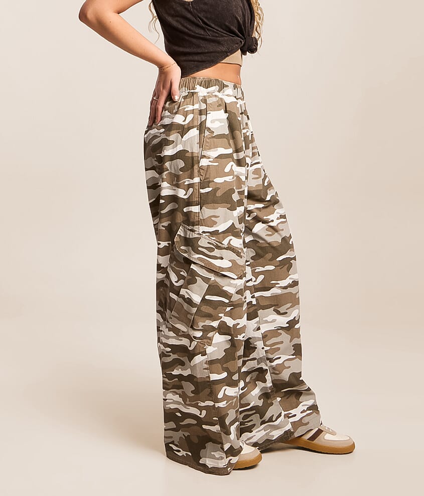 Camo Print High Rise Baggy Cargo Pant