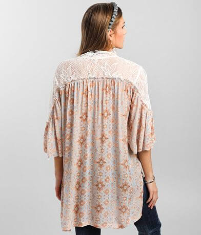 Gimmicks Medallion Flutter Sleeve Henley BACK
