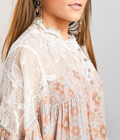 Gimmicks Medallion Flutter Sleeve Henley MISC_DETAIL_2