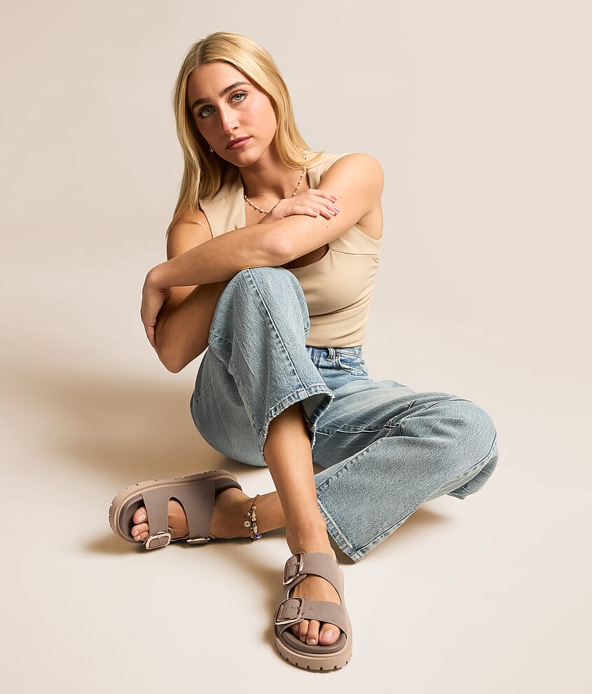 Krisstie Big Buckle Sandal - thumbnail 6