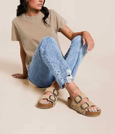 Mia Qianna Flatform Sandal misc detail 5 view