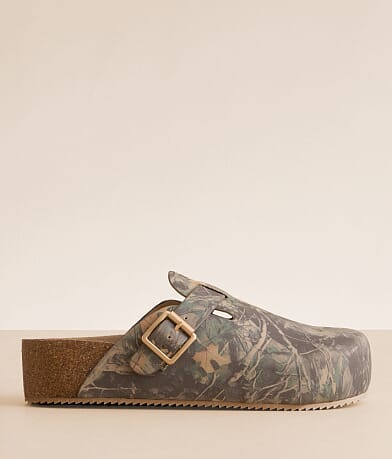 Mia Yoanna Camo Clog front view