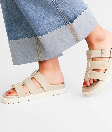 Mia Geni Sandal misc detail 5 view