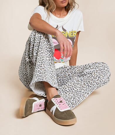 Mia Axel Sneaker misc detail 5 view