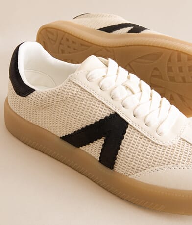 Mia Axel Sneaker misc detail 4 view