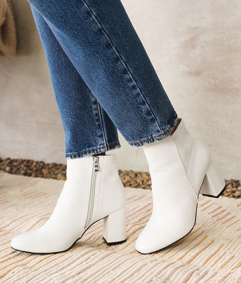 Mia white boots best sale