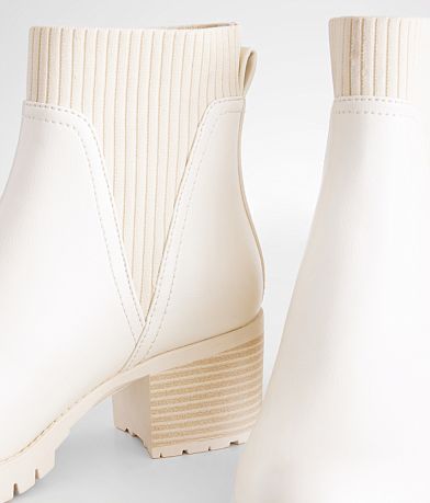 Mia Jasper Lug Ankle Boot misc detail 4 view