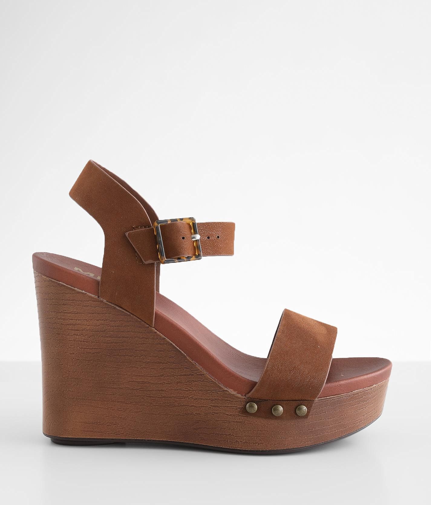 Mia piper buckle hot sale strap sandal